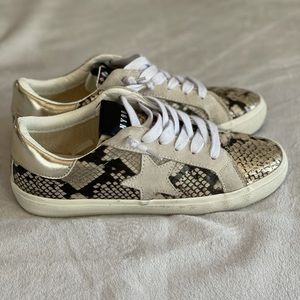 Steve Madden Philosophy Snake Star print sneaker